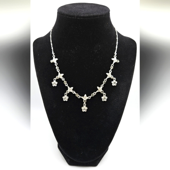 🆓️FREE ADD ON TO BUNDLE Floral Flower Rhinestone Silver Necklace - Picture 1 of 7
